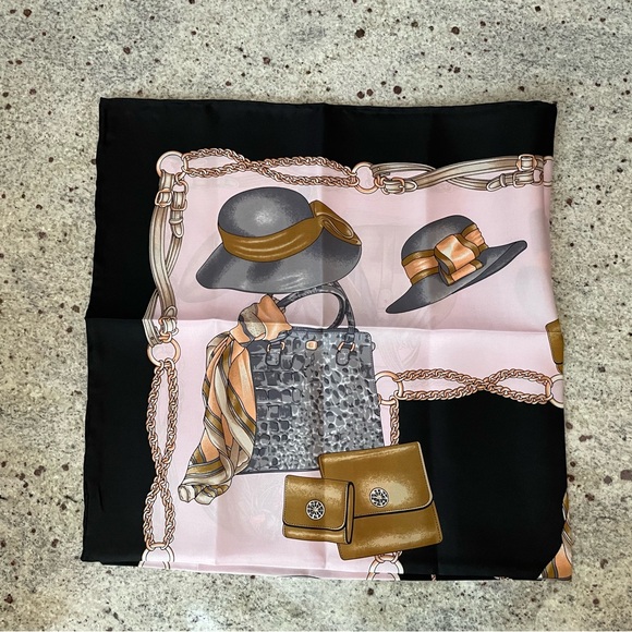 Elegant Italian Fashion Print Silk Scarf - Picture 4 of 6